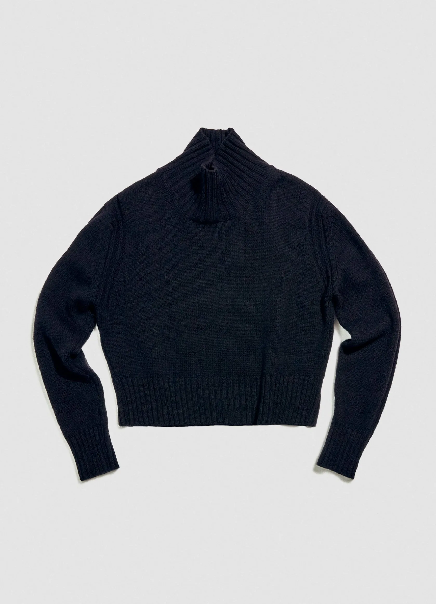 Fintra Crop High Neck in Navy