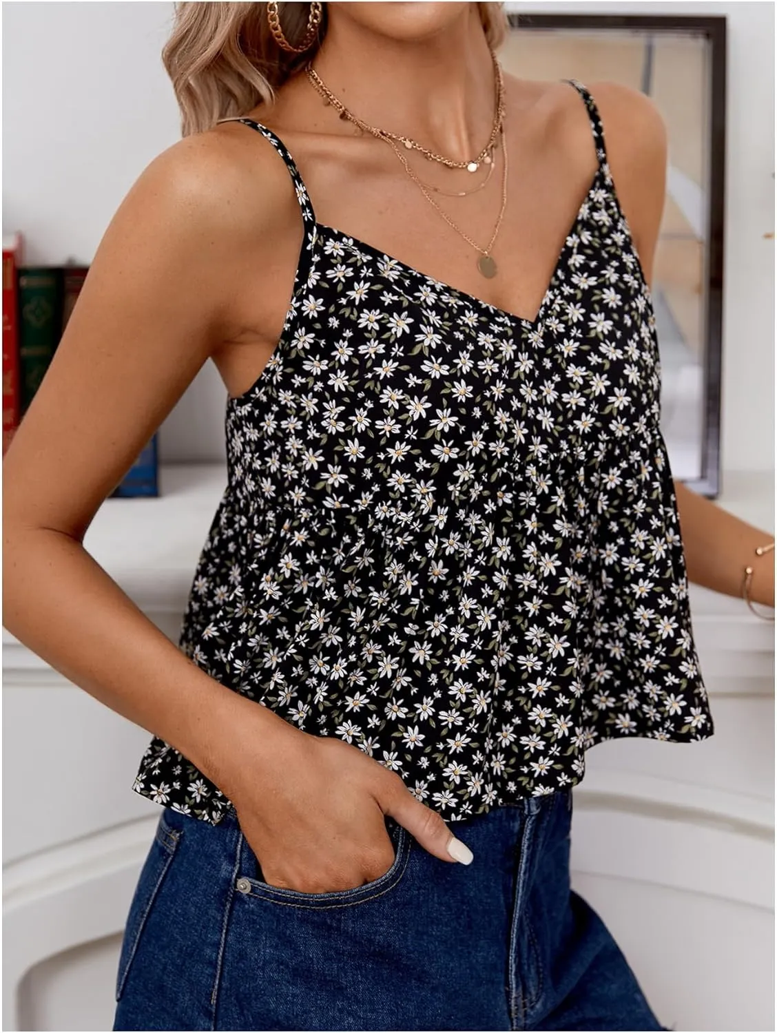 SweatyRocks Women's Ruffle Floral Camisole V Neck Spaghetti Strap Sleeveless Flared Tops