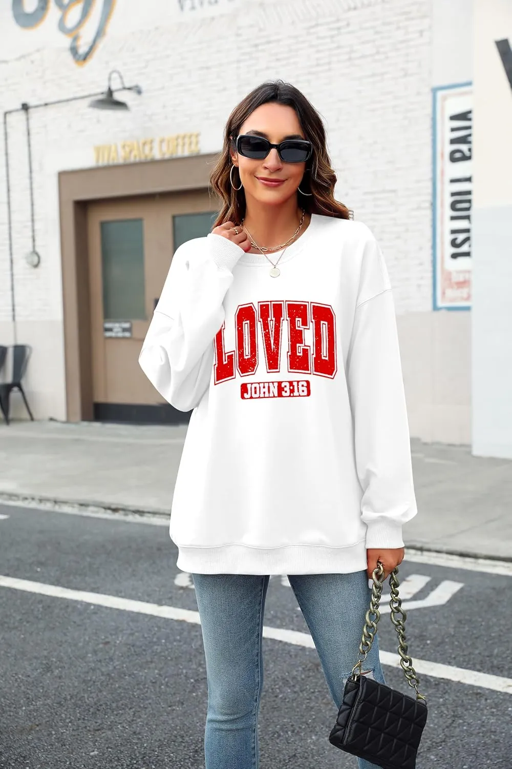 UNIQUEONE Valentines Sweatshirts for Women Love Sweatshirt Love Heart Graphic Pullover Cute Holiday Crewneck Long Sleeve Tops