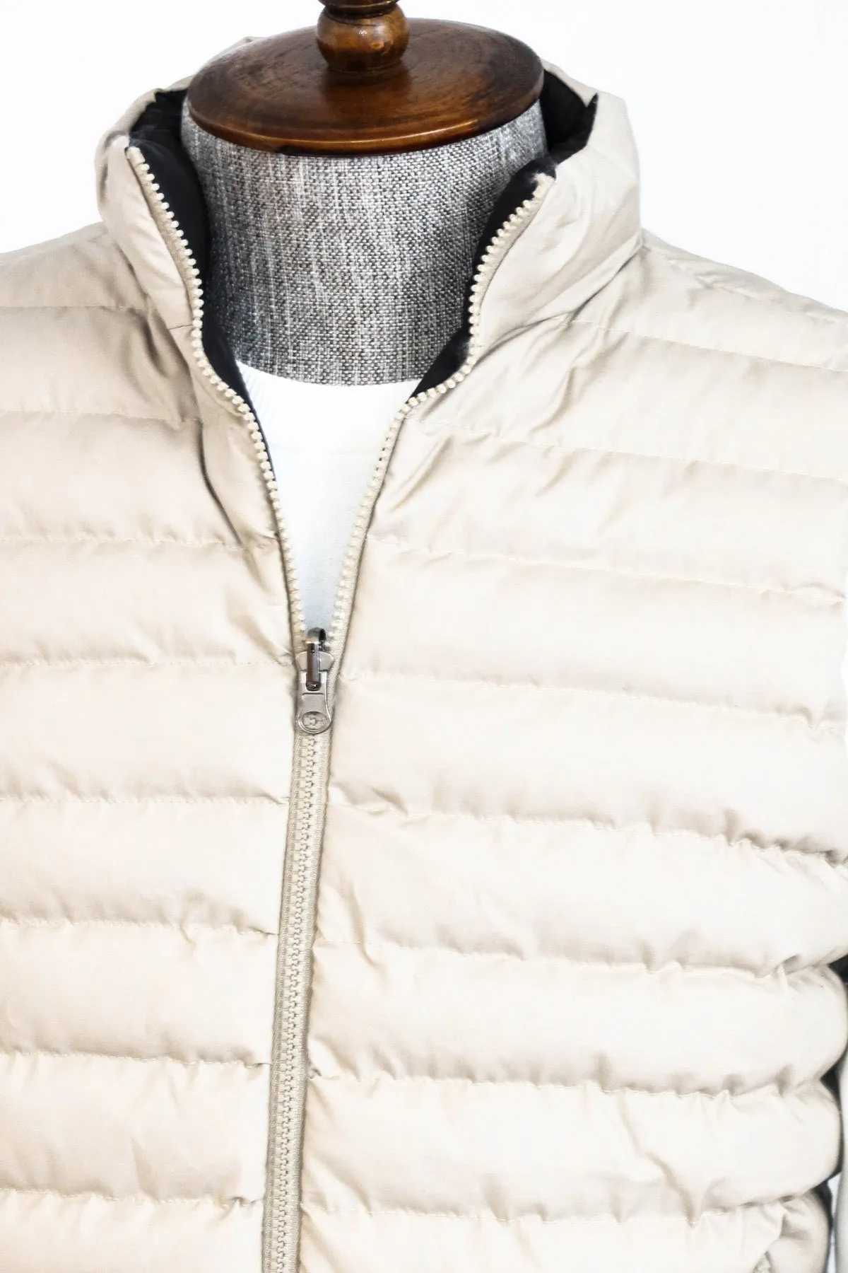 WSS Reversible Puffer Cream Men Down Vest  - Singen